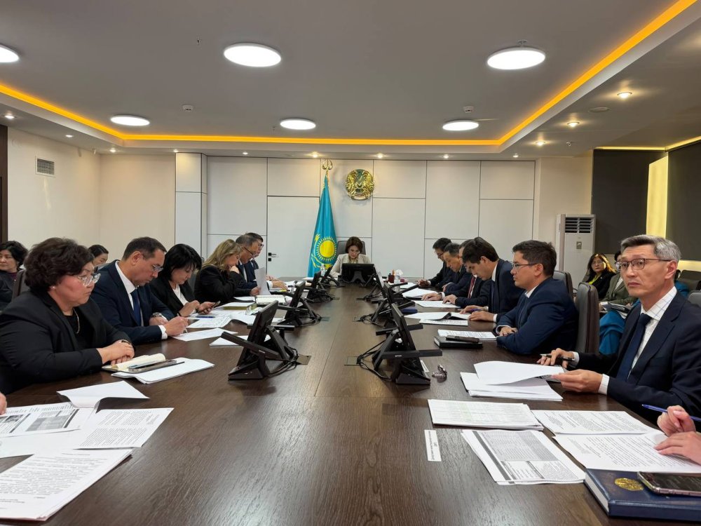 МИНИСТР ЕМХАНАЛАРДА ДӘРІГЕРГЕ ЖАЗЫЛУДЫҢ НАҚТЫ ҚОЛЖЕТІМДІЛІГІН ҚАМТАМАСЫЗ ЕТУДІ ТАПСЫРДЫ ҚР