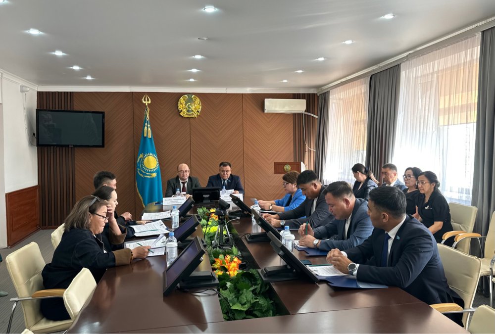 2026 жылғы 25 қыркүйекте аудандық мәслихаттың кезектен тыс сессиясы өтті