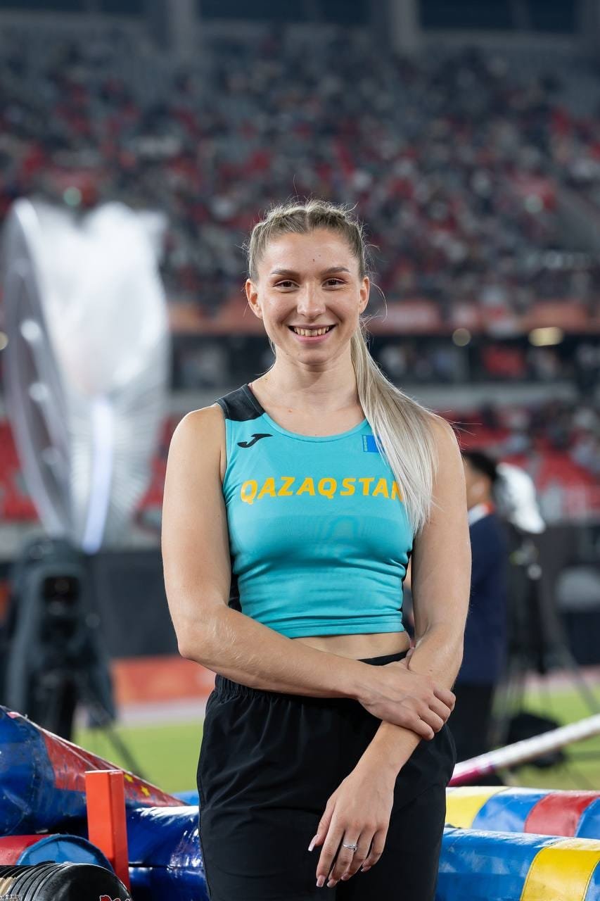 ПОЛИНА ИВАНОВА СЫРЫҚПЕН СЕКІРУДЕН ӘЙЕЛДЕР АРАСЫНДА АЛҒАШ РЕТ ЖАЗҒЫ АЗИЯ ОЙЫНДАРЫНЫҢ ЖҮЛДЕСІН АЛДЫ