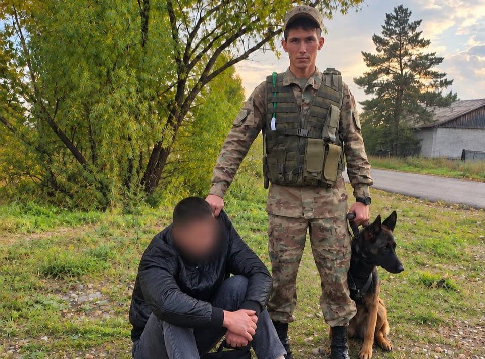ШҚО-да Ұлттық ұланның кинологы тыйым салынған заттарды лақтыру әрекетінің жолын кесті