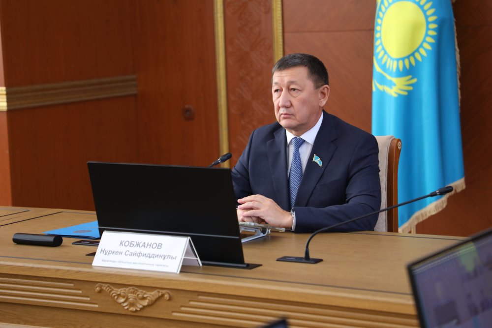 Қарағанды облыстық мәслихатында кезектен тыс сессия өтті