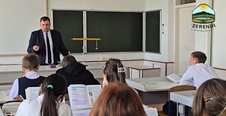 Қыркүйек айының соңғы жексенбісінде Қазақстанда Еңбек күні аталып өтеді