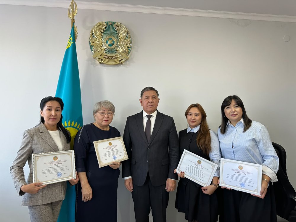Еңбек күні қарсаңында қызметкерлердің еңбек құқықтары мен еңбек заңнамасының сақталуын қамтамасыз етуге қосқан кәсіби үлесі Қазақстан Республикасы Еңбек инспекциясы комитетінің деңгейінде жоғары бағаланды