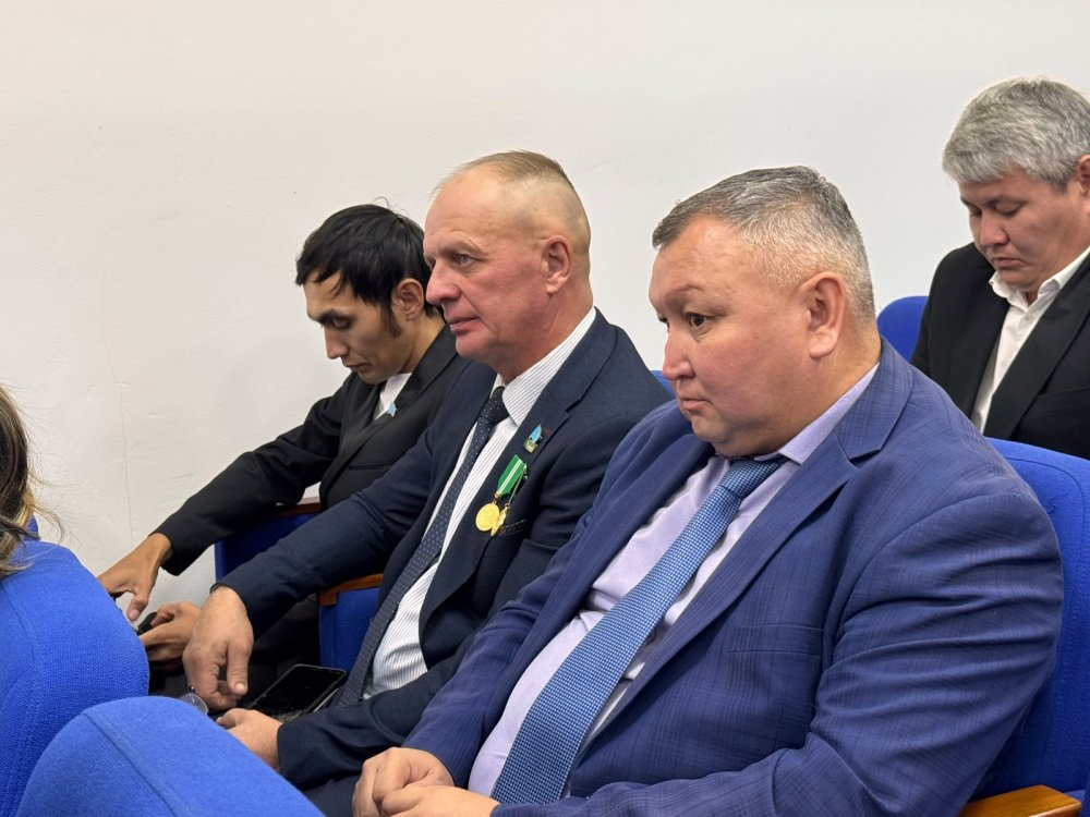 Жарқайың аудандық мәслихатының кезектен тыс 74-сессиясы өтті