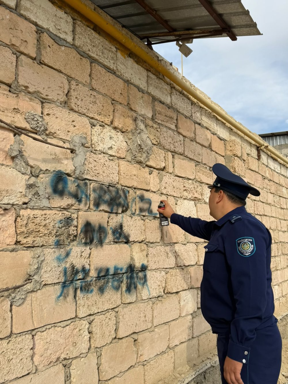 Ақтауда «Граффити» іс-шарасы аясында заңсыз жазулар жойылуда