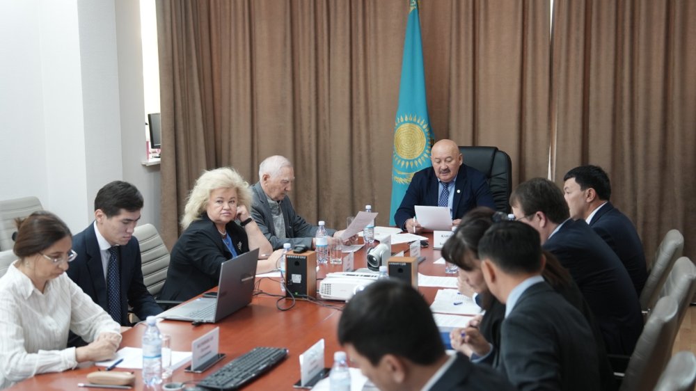 ТУРИЗМ ЖӘНЕ СПОРТ МИНИСТРЛІГІНДЕ СПОРТ САЛАСЫ ҚЫЗМЕТКЕРЛЕРІН ӘЛЕУМЕТТІК ҚОЛДАУ, ДОПИНГКЕ ҚАРСЫ ШАРАЛАР ЖӘНЕ ТУРИЗМДІ ДАМЫТУ МӘСЕЛЕЛЕРІ ТАЛҚЫЛАНДЫ