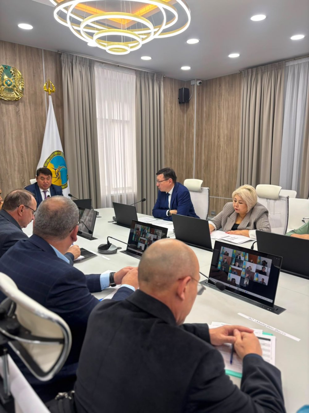 Облыстық комиссия отырысында еңбек қатынастары мен еңбек қауіпсіздігі мәселелері қаралды