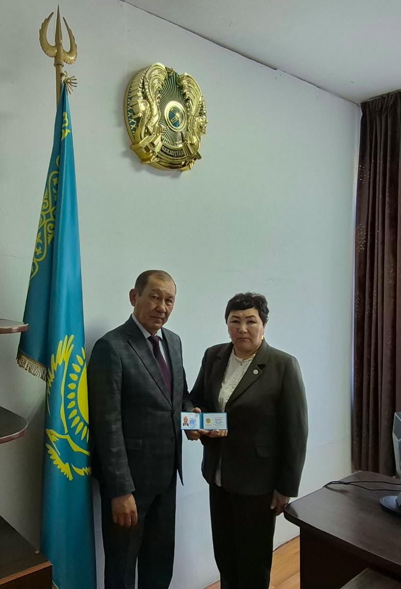 Қарақұдық ауылдық округінің сайланған әкіміне куәлік табысталды