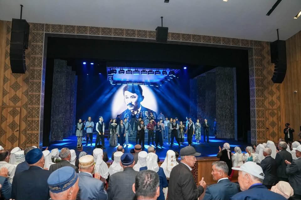 ТҮРКІСТАН: АРДАГЕРЛЕР «ВАЛЬС КОРОЛІ» ҚОЙЫЛЫМЫН ТАМАШАЛАДЫ