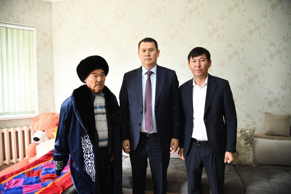АУДАН ӘКІМІ АҚТӨБЕ АУЫЛ ОКРУГІНІҢ ТҰРҒЫНДАРЫМЕН КЕЗДЕСТІ