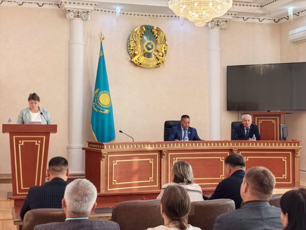 Федоров аудандық мәслихатының кезектен тыс сессиясы өтті