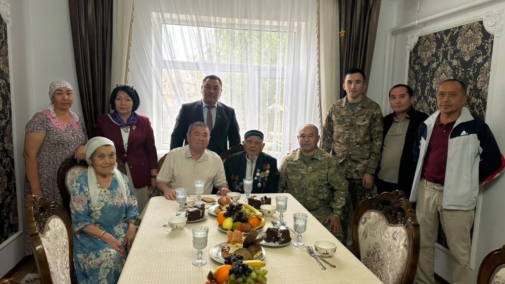 Ғасыр жасаған өрт сөндіру саласының ардагеріне құрмет көрсетілді