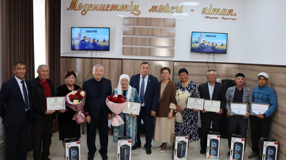 «Адал азамат – Адал еңбек»: еңбек адамдары марапатталды