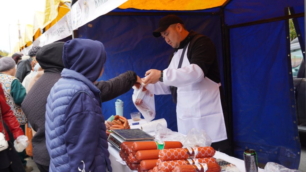 Қолжетімді бағадағы 200 тонна өнім: Көкшетауда ауыл шаруашылығы жәрмеңкесі өтті