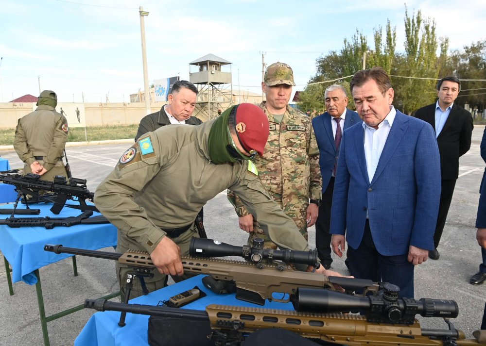 АЙМАҚ БАСШЫСЫ ҚЫЗЫЛОРДА ГАРНИЗОНЫНДАҒЫ ӘСКЕРИ БӨЛІМДЕРДІҢ ЖҰМЫСЫМЕН ТАНЫСТЫ