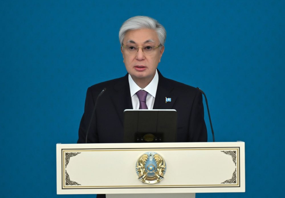 Мемлекет басшысы мұғалімдерді кәсіби мерекесімен құттықтады