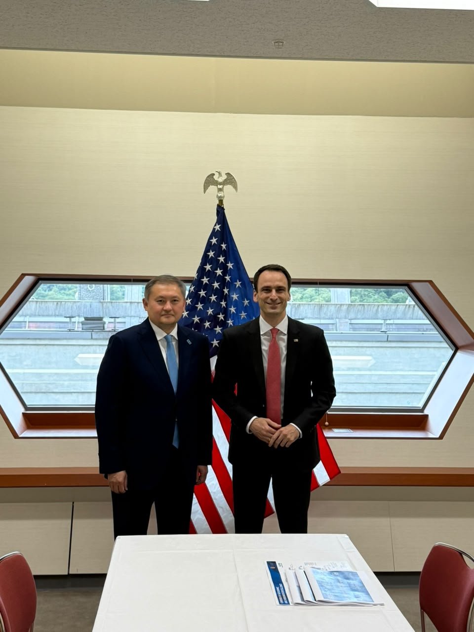 Ғылыми-технологиялық ынтымақтастық: Ғылым министрі Ақ үйдің OSTP директорымен кездесті
