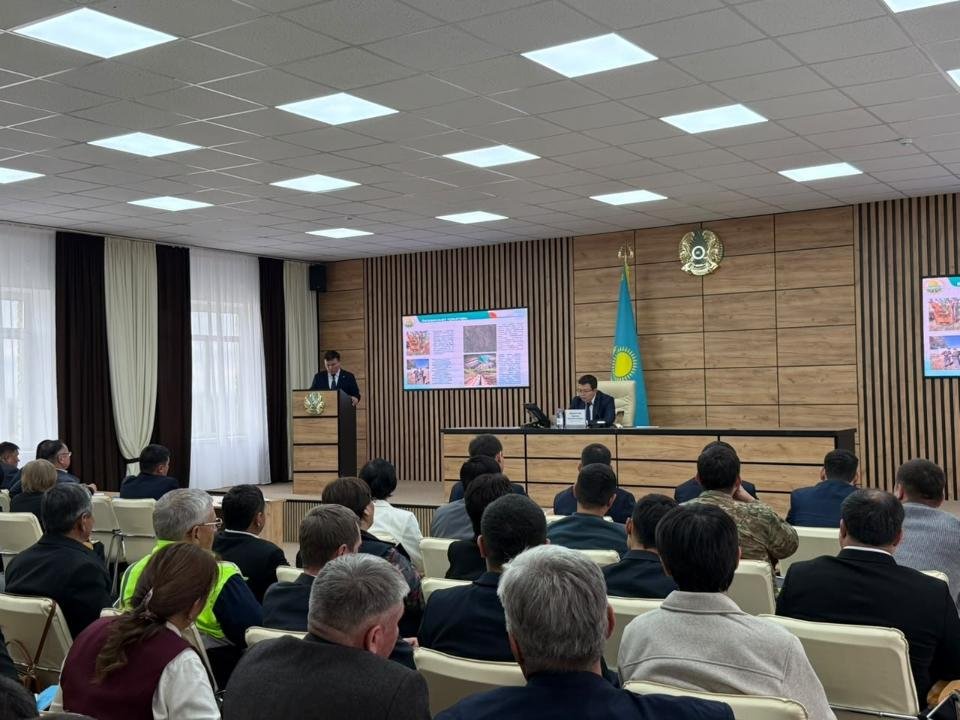АУДАН ӘКІМІНІҢ ТӨРАҒАЛЫҒЫМЕН АППАРАТТЫҚ ЖИЫН ӨТТІ