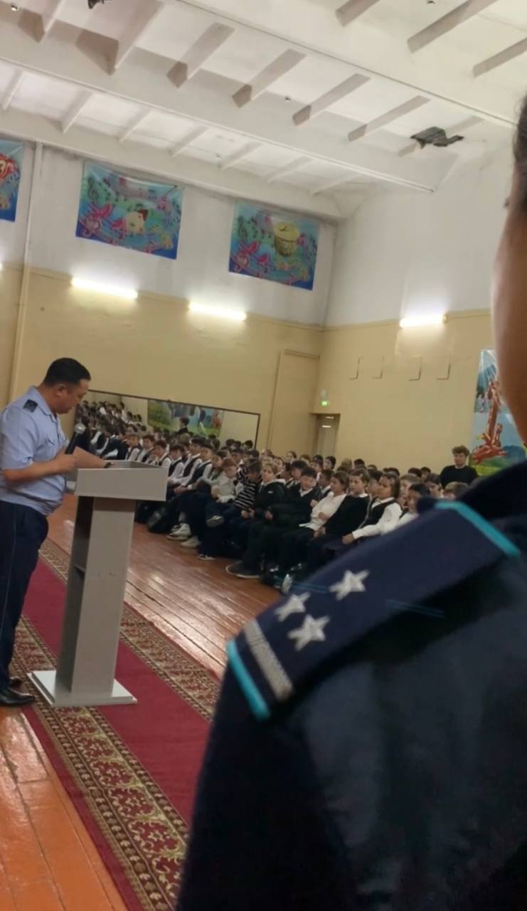 Қауіпсіздік – ортақ жауапкершілік:Абай облысында мектеп оқушыларына қауіпсіздік сабағы өткізілді