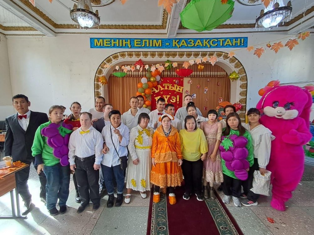 «Алтын күз, әсем айналам, Еліне береке сыйлаған!»