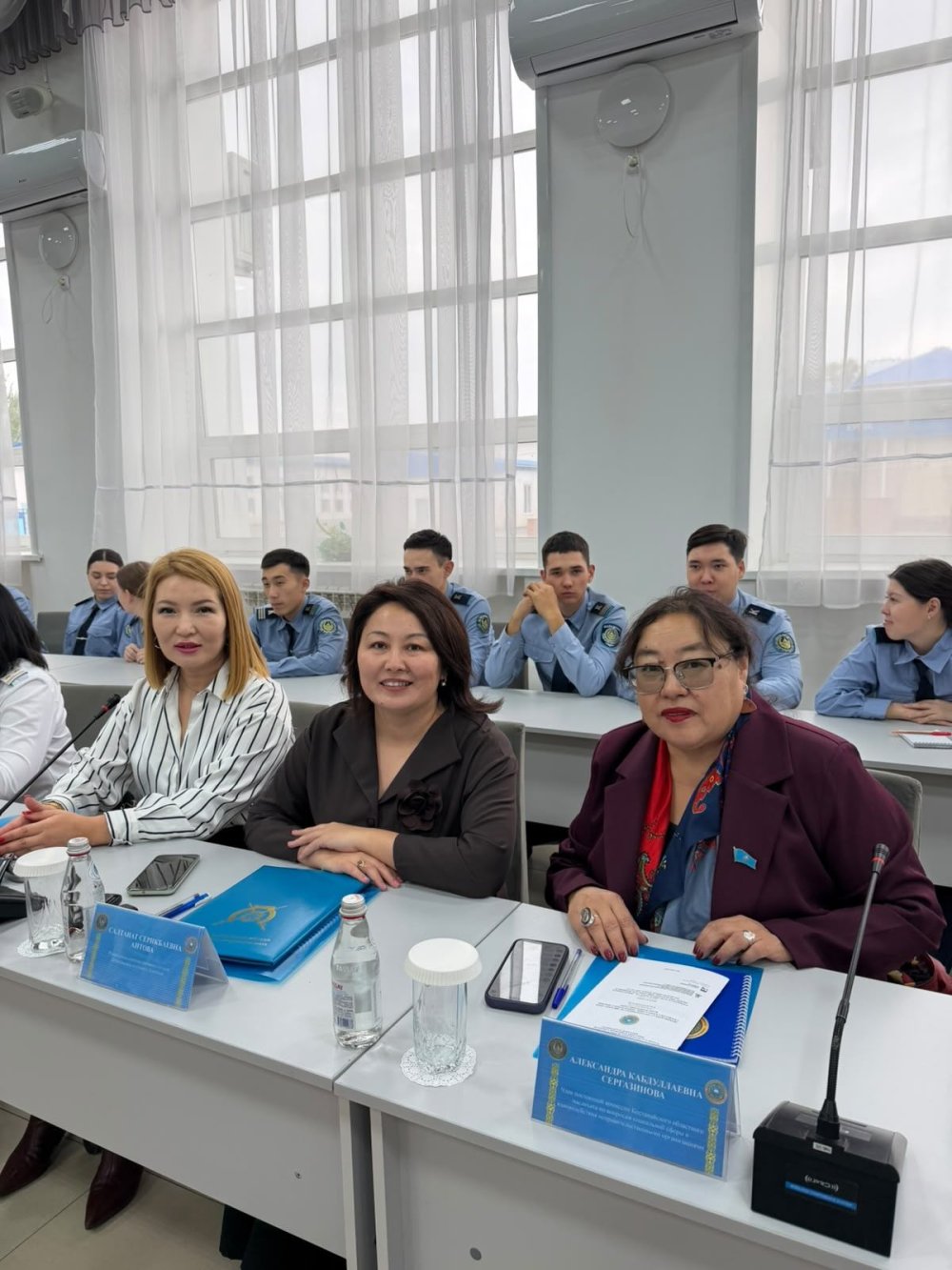 гендерлік сезімталдық, құқық қорғау органдарындағы әйелдер үшін тиімді көшбасшылық және коммуникация
