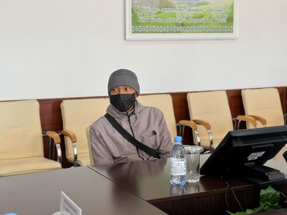 Алға ауданының әкімі А. Шүйіншәлиев азаматтарды жеке мәселелері бойынша қабылдады. — Фотосурет 2
