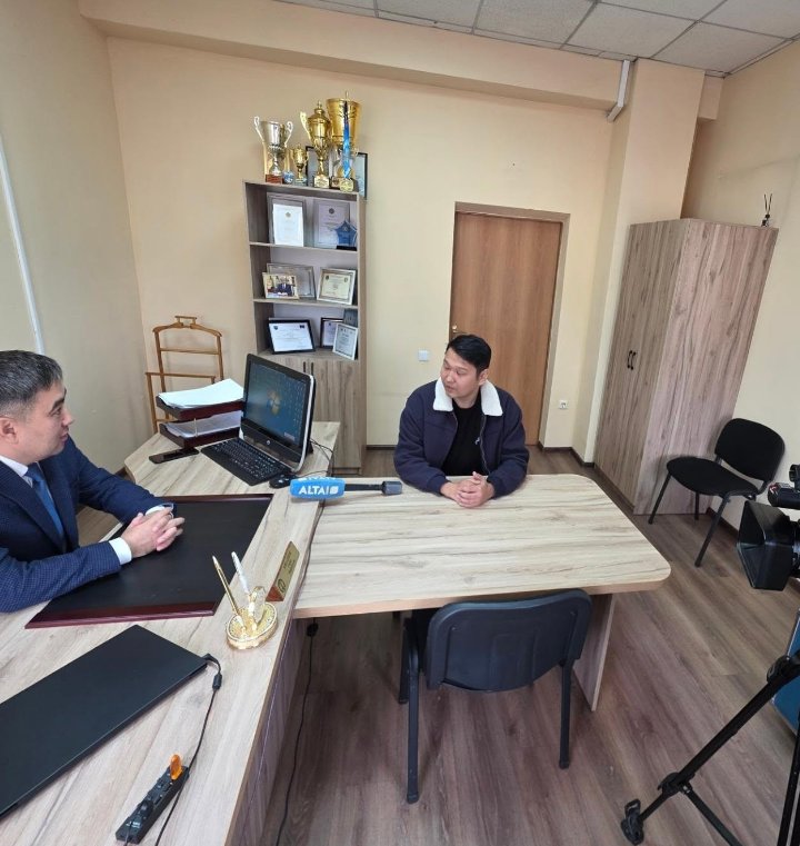 «Алтай» өңірлік телеарнасына Адам құқықтары жөніндегі ұлттық орталықтың Шығыс Қазақстан облысындағы өкілдігінің қызметіне қатысты сұхбат бердік. — Фотосурет 2