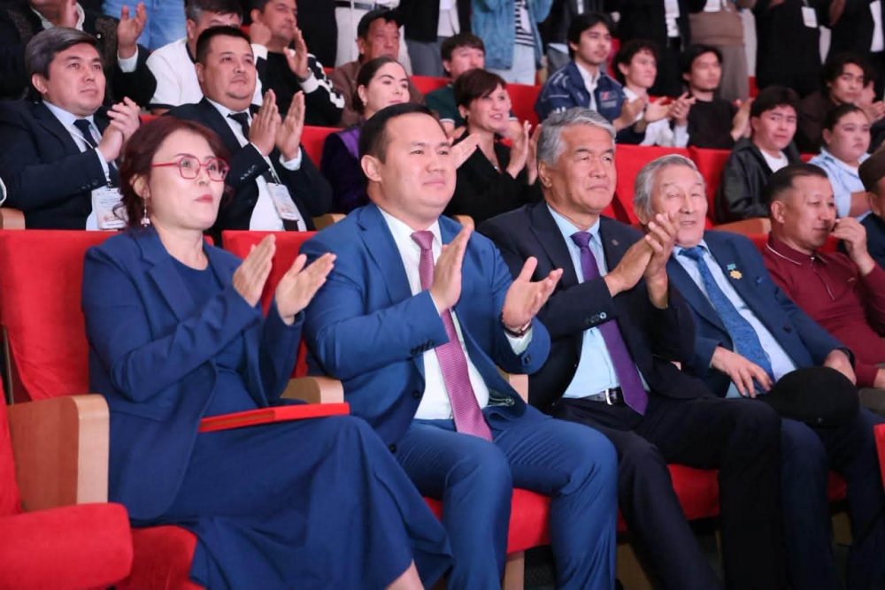 IV ХАЛЫҚАРАЛЫҚ ТҮРКСОЙ СТУДЕНТТІК ТЕАТР ФЕСТИВАЛІ ТҮРКІСТАНДА ҚОРЫТЫНДЫЛАНДЫ — Фотосурет 2