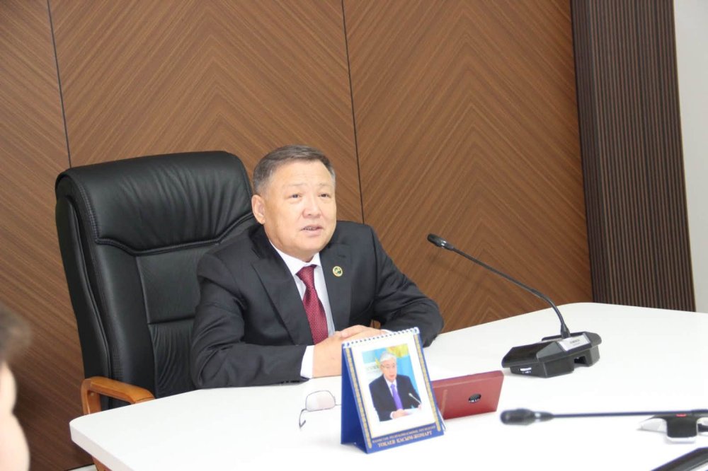 БӘЙДІБЕК: АУДАН ӘКІМІ ЖАС СПОРТШЫЛАРДЫҢ ЖЕҢІСІН АРДАҚТАДЫ — Фотосурет 1