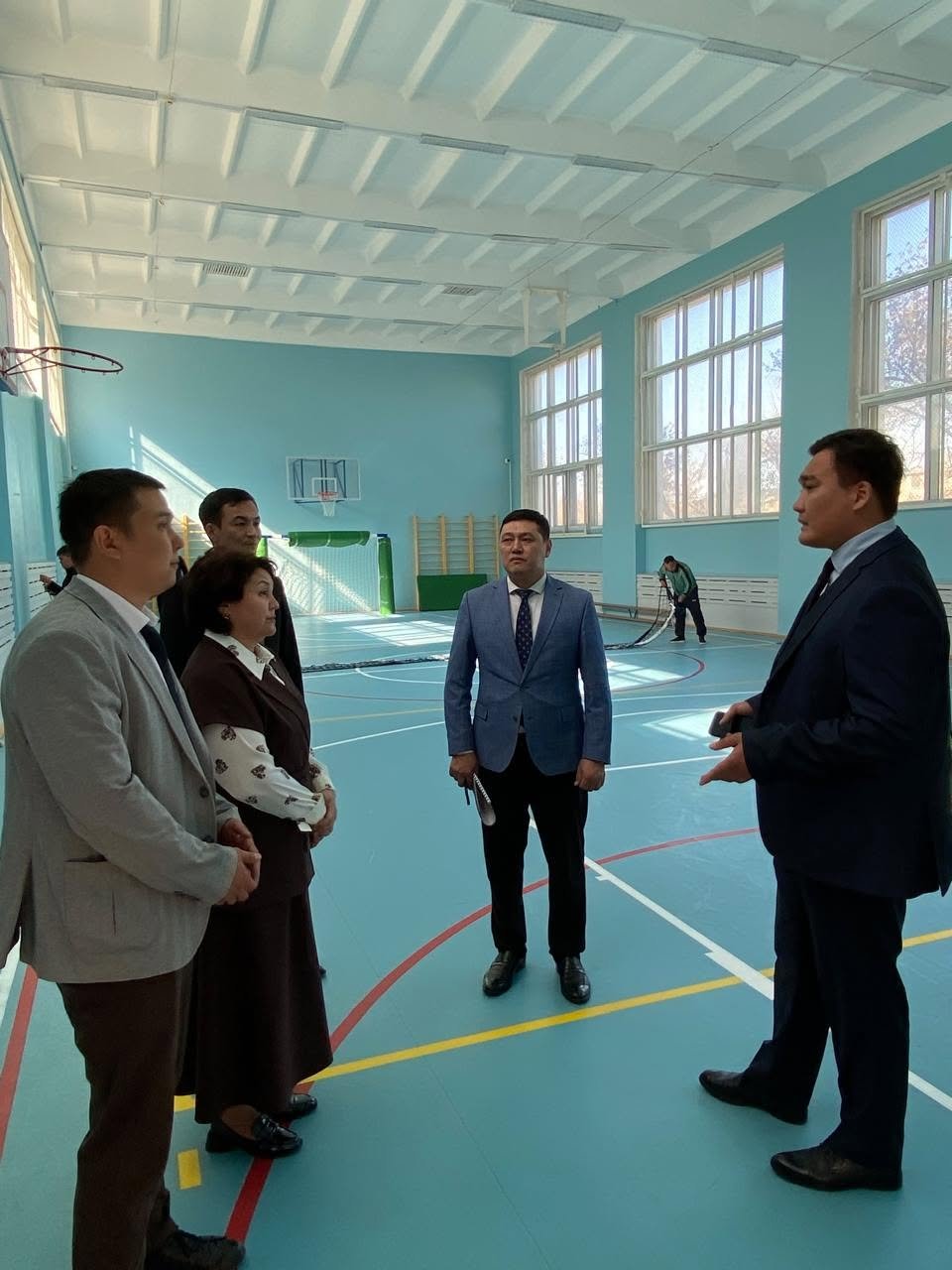 Департамент басшысы Байқоңыр қаласындағы білім беру ұйымдарын аралады — Фотосурет 2
