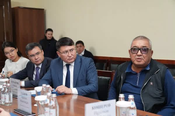 НҰРАЛХАН КӨШЕРОВ ҚАЗЫҒҰРТ АУДАНЫНЫҢ ТҰРҒЫНДАРЫН ЖЕКЕ ҚАБЫЛДАДЫ — Фотосурет 4