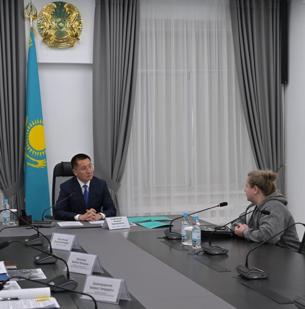 Облыс әкімі Асайын Байханов азаматтарды жеке мәселелері бойынша қабылдады — Фотосурет 1