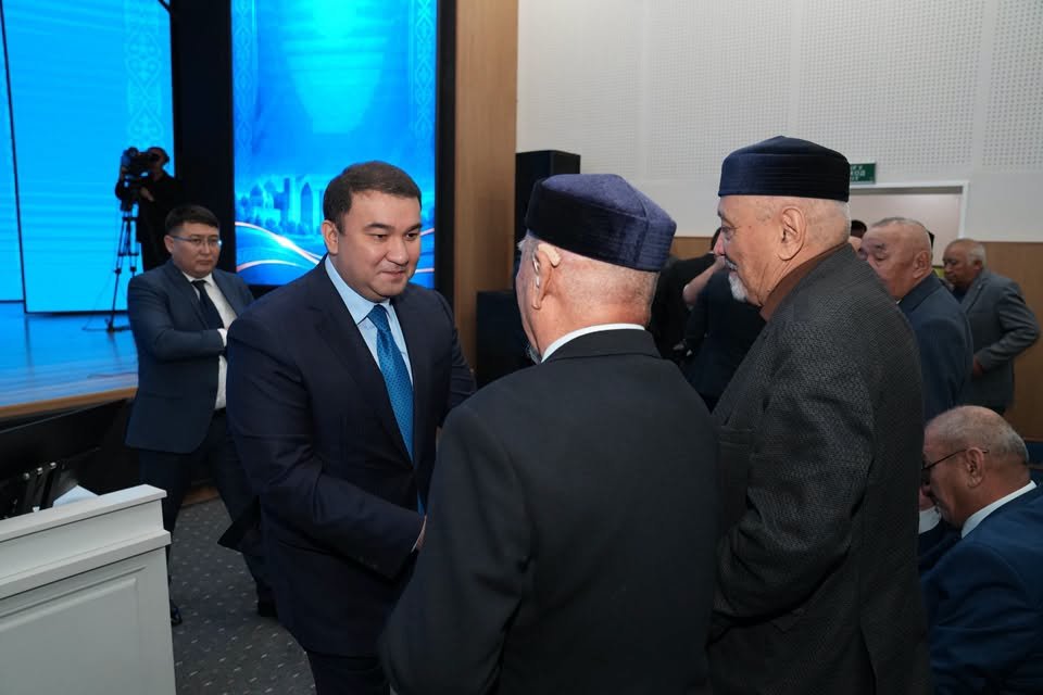 НҰРАЛХАН КӨШЕРОВ ҚАЗЫҒҰРТ АУДАНЫНЫҢ ТҰРҒЫНДАРЫМЕН КЕЗДЕСІП, ҰСЫНЫС-ПІКІРЛЕРІН ТЫҢДАДЫ — Фотосурет 11