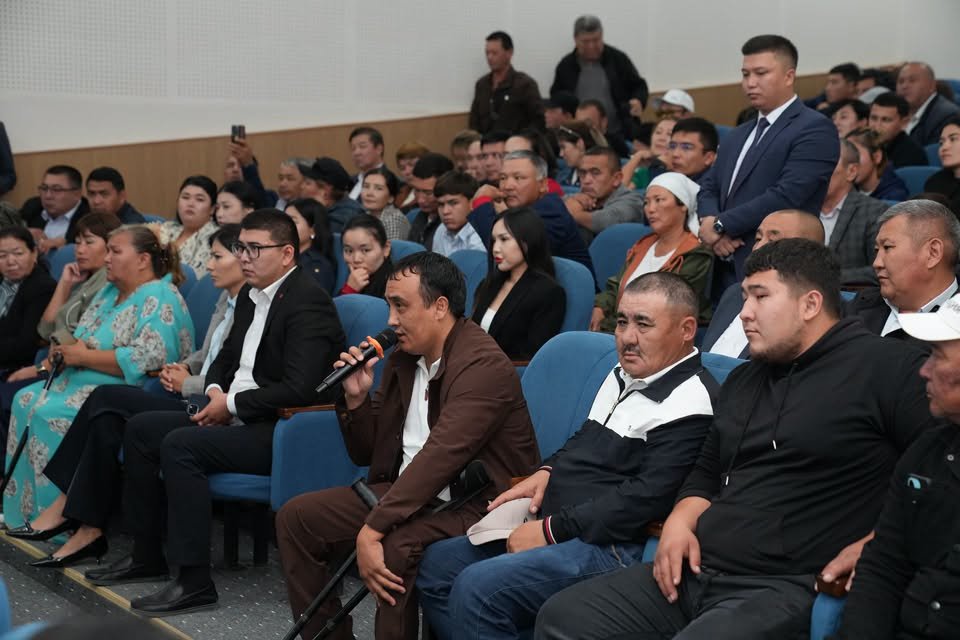 НҰРАЛХАН КӨШЕРОВ ҚАЗЫҒҰРТ АУДАНЫНЫҢ ТҰРҒЫНДАРЫМЕН КЕЗДЕСІП, ҰСЫНЫС-ПІКІРЛЕРІН ТЫҢДАДЫ — Фотосурет 6