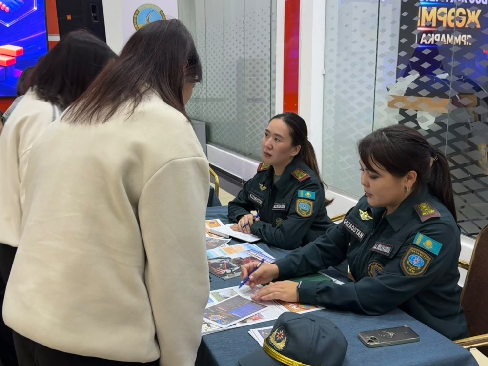Павлодар облысының ТЖД өкілдері жұмыс іздеушілермен кездесті — Фотосурет 3