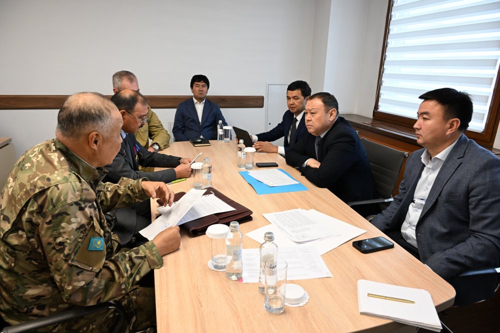 Алматы әкімінің орынбасары Абзал Нүкенов кезекті рет азаматтарды қабылдады — Фотосурет 3