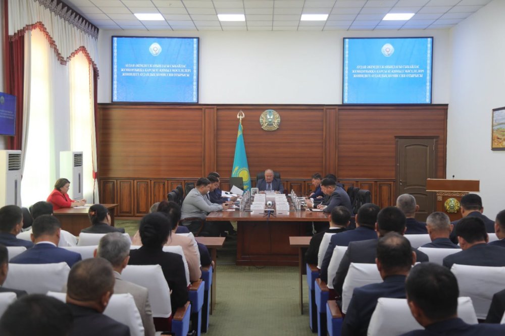 Құқық бұзушылық профилактикасы жөніндегі комиссия отырысы өтті — Фотосурет 1