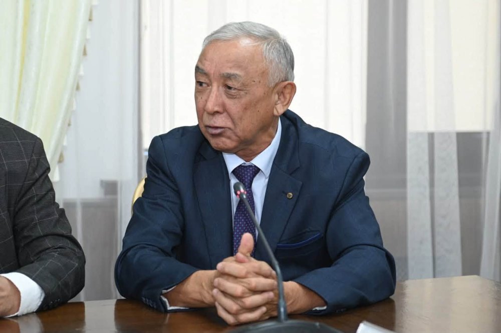 Аудан әкімі білім және медицина саласының ардагерлерін 80 жас мерейтойларымен құттықтады — Фотосурет 5