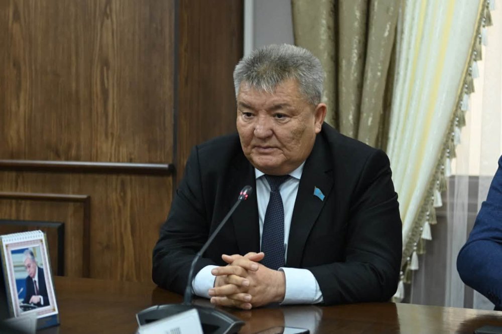 Аудан әкімі білім және медицина саласының ардагерлерін 80 жас мерейтойларымен құттықтады — Фотосурет 7