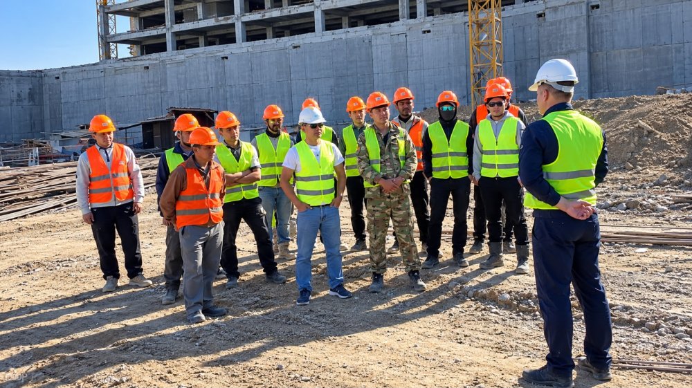 ҚҰРЫЛЫС АЛАҢЫНДА ЕҢБЕК ҚАУІПСІЗДІГІ ТАЛАПТАРЫНЫҢ САҚТАЛУЫНА ТІК БАҚЫЛАУ ЖҮРГІЗІЛДІ — Фотосурет 2