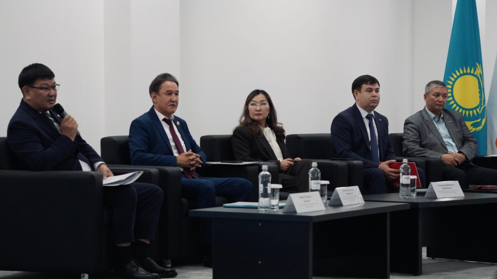 Астанада еңбек және әлеуметтік қорғау мәселелеріне арналған сараптамалық форум өтті — Фотосурет 1