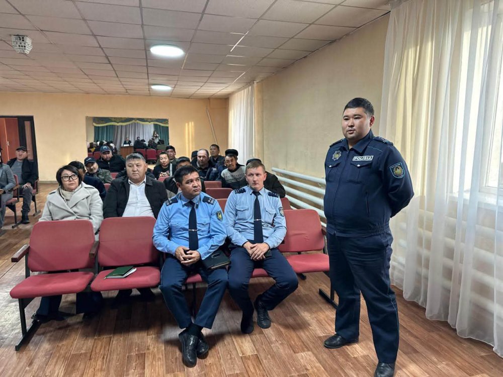 Осакаров ауданында аудан әкімінің тұрғындармен кездесулері жалғасуда — Фотосурет 10