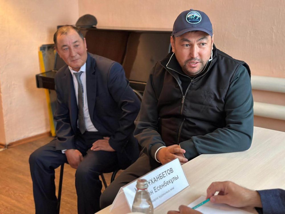 Осакаров ауданында аудан әкімінің тұрғындармен кездесулері жалғасуда — Фотосурет 11