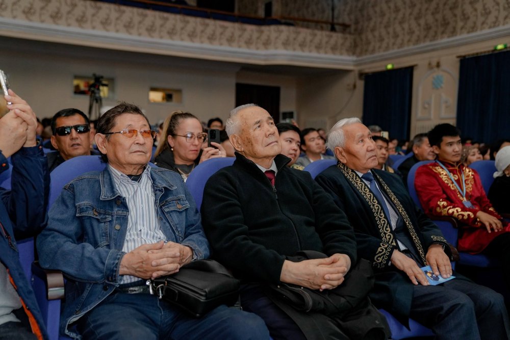 Тұрсынғазы Рахимовтың 75 жылдығына арналған республикалық ән байқауы өтуде — Фотосурет 2