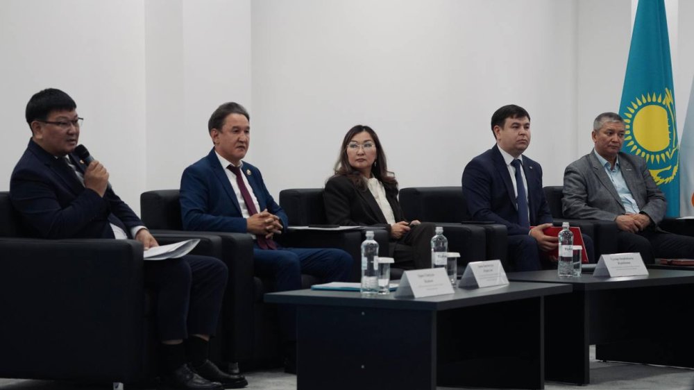 АСТАНАДА ЕҢБЕК ЖӘНЕ ӘЛЕУМЕТТІК ҚОРҒАУ МӘСЕЛЕЛЕРІНЕ АРНАЛҒАН САРАПТАМАЛЫҚ ФОРУМ ӨТТІ — Фотосурет 8