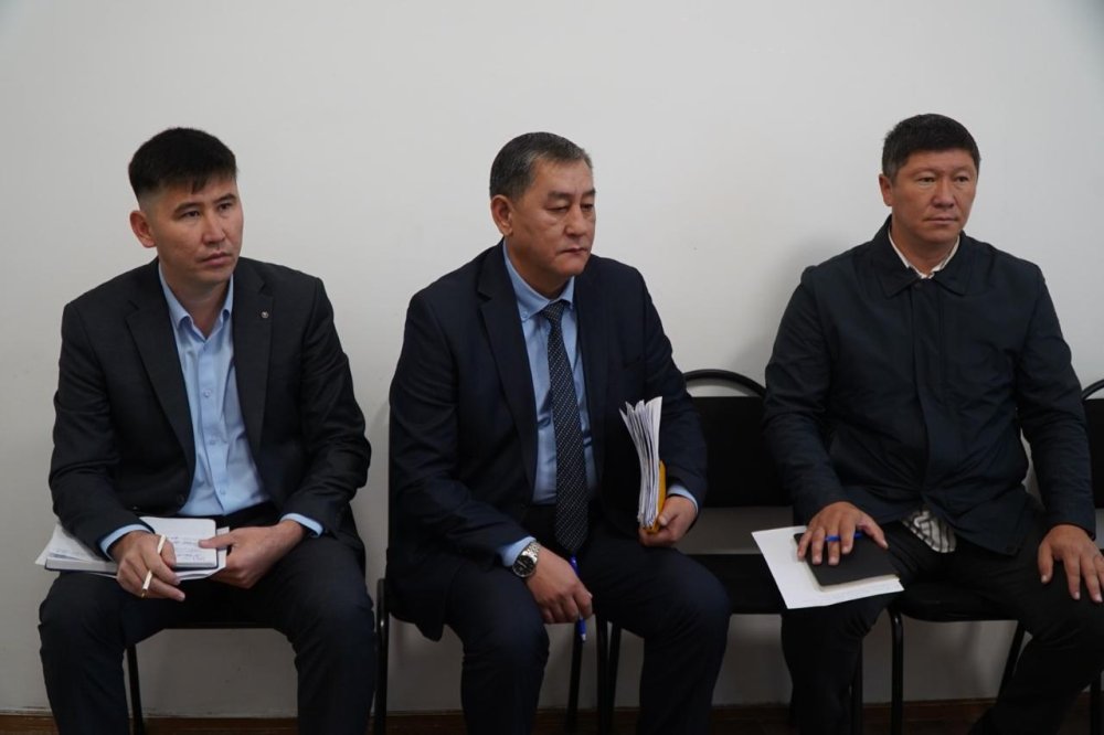 Тараз қаласының әкімі Бақытжан Орынбеков тұрғындарды жеке сұрақтарымен қабылдады. — Фотосурет 2