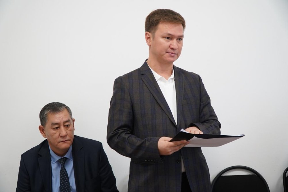 Тараз қаласының әкімі Бақытжан Орынбеков тұрғындарды жеке сұрақтарымен қабылдады. — Фотосурет 6