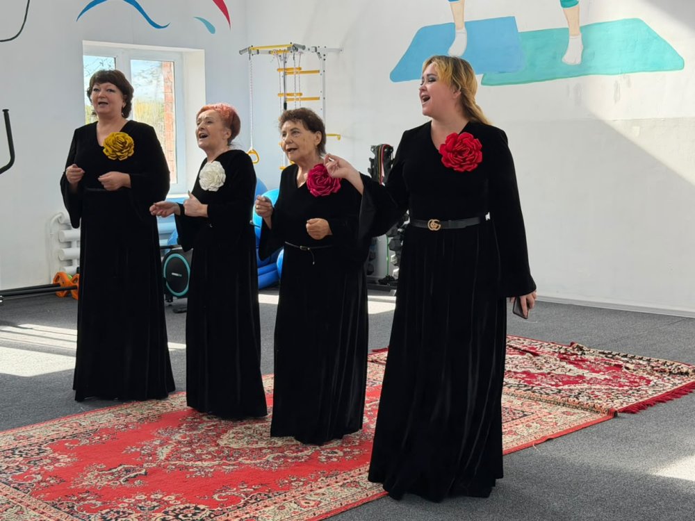 Жарқайың ауданының Державинск қаласындағы Белсенді ұзақ өмір сүру орталығында Халықаралық қарттар күніне орай «Миссис Элегантность – 2026» байқауы өтті. — Фотосурет 1