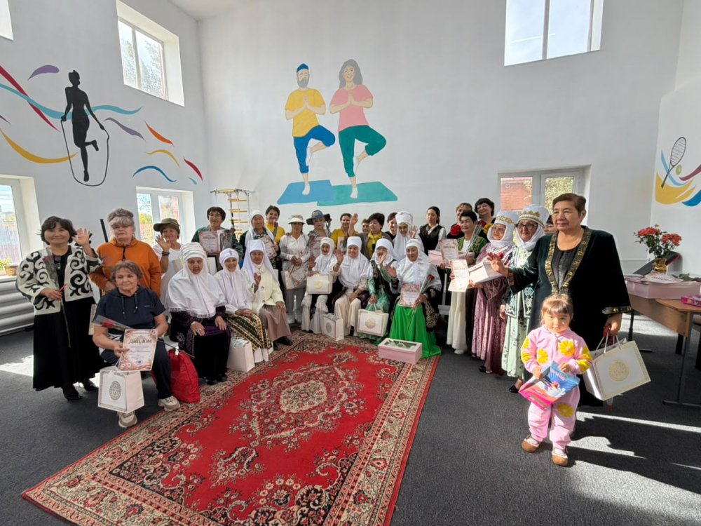 Жарқайың ауданының Державинск қаласындағы Белсенді ұзақ өмір сүру орталығында Халықаралық қарттар күніне орай «Миссис Элегантность – 2026» байқауы өтті. — Фотосурет 5
