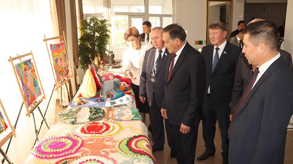 «Ұстаз – білім шамшырағы» атты мерекелік іс – шара өтті — Фотосурет 7